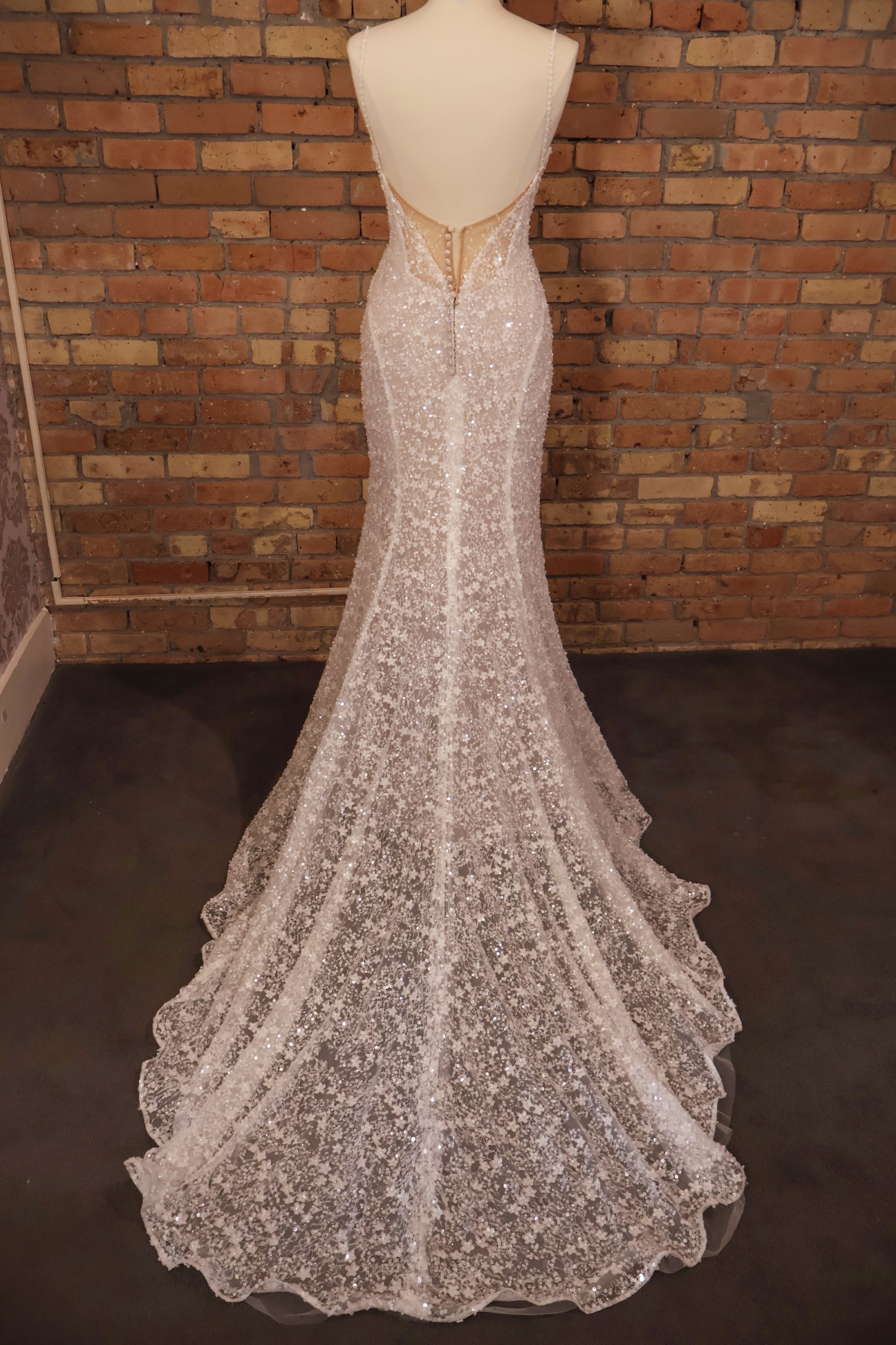 All Who Wander, Parker Sample Wedding Dress Save 57% - Stillwhite