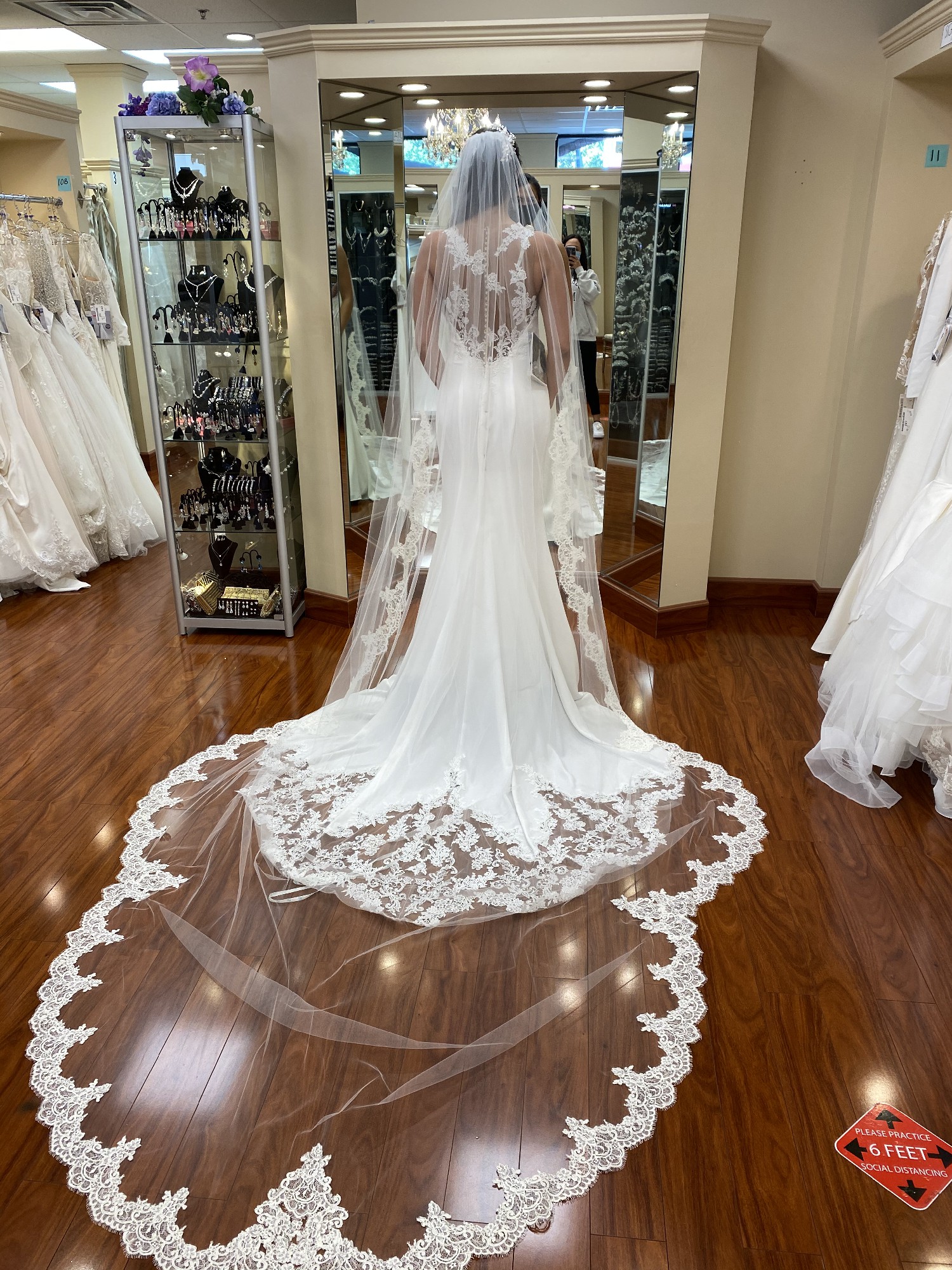 Enzoani Kalypso New Wedding Dress Save 33% - Stillwhite