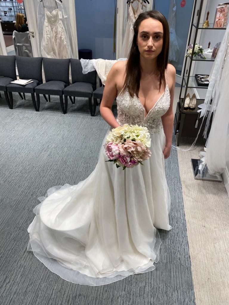 Galina Signature SPG STRP PLNGE ALINE W BD LCE SOLIDIVORY New Wedding Dress  Save 66% - Stillwhite