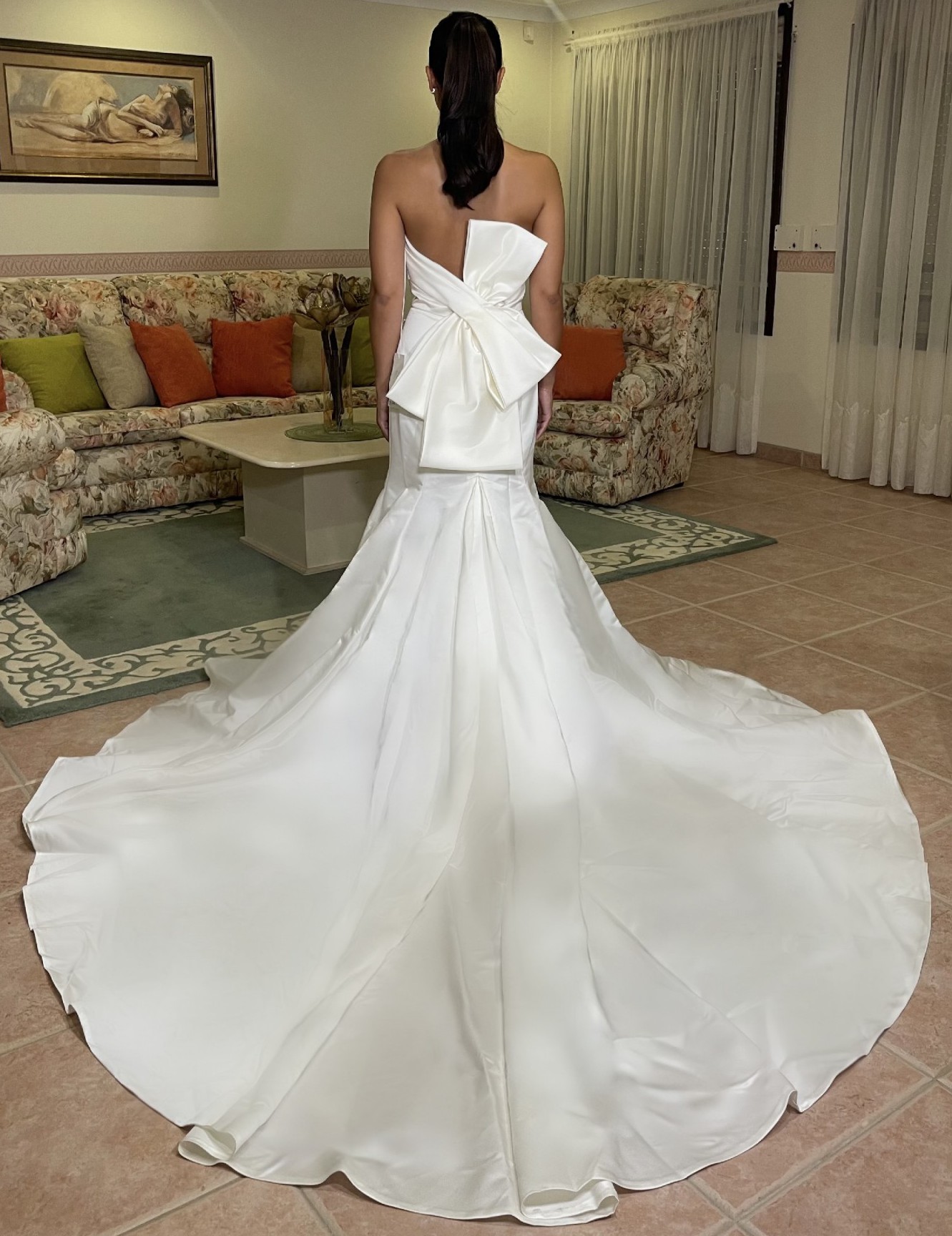 monique lhuillier backless wedding dress Monique Lhuillier Carter