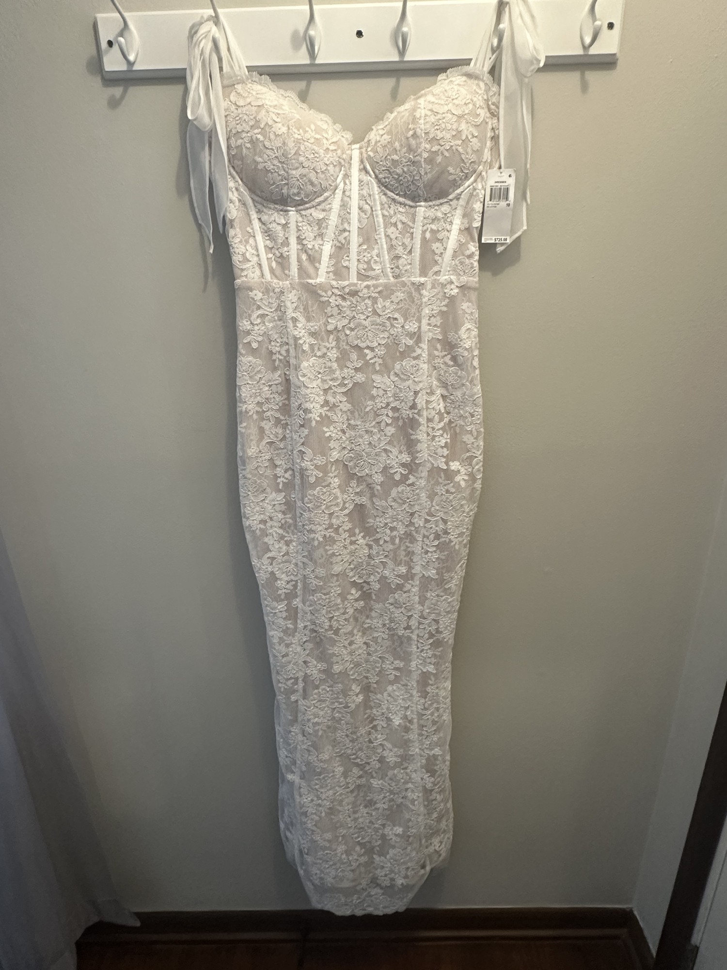 V. Chapman, Romanza New Wedding Dress Save 38% - Stillwhite
