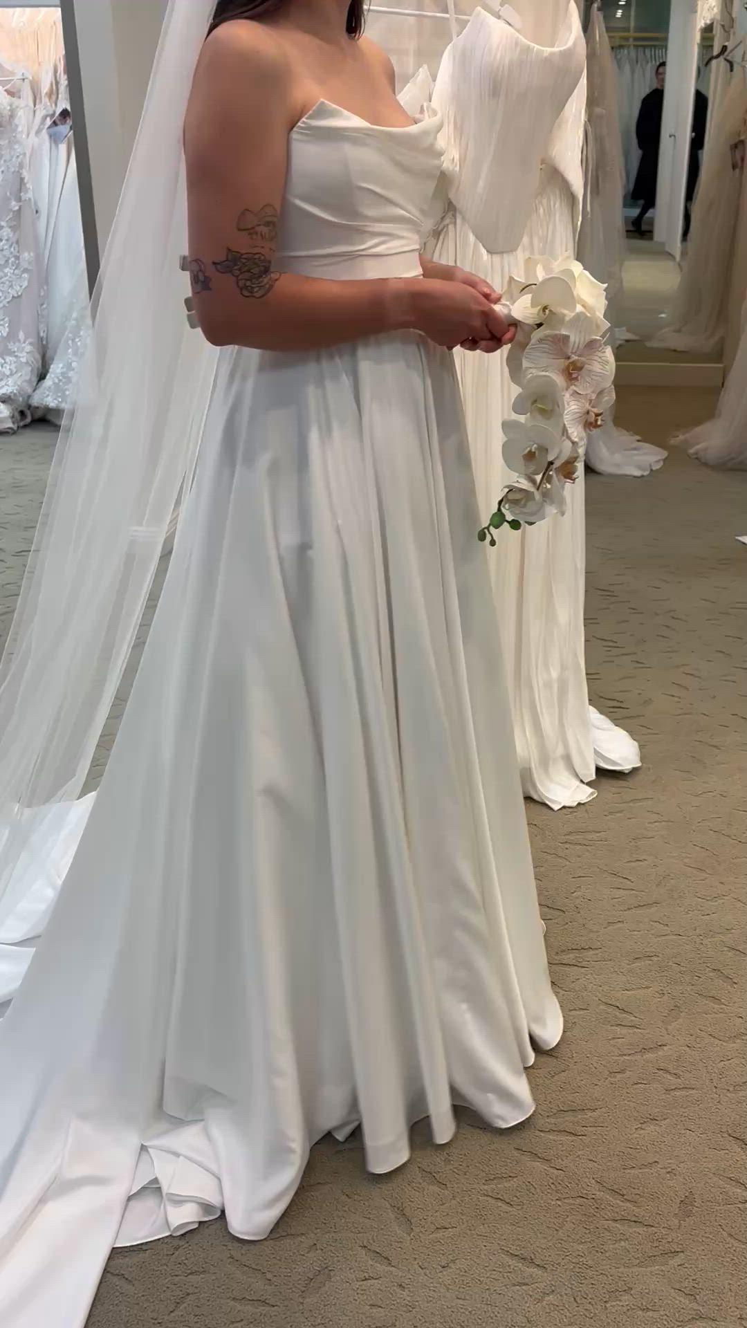 Jack Sullivan Bridal, Luna