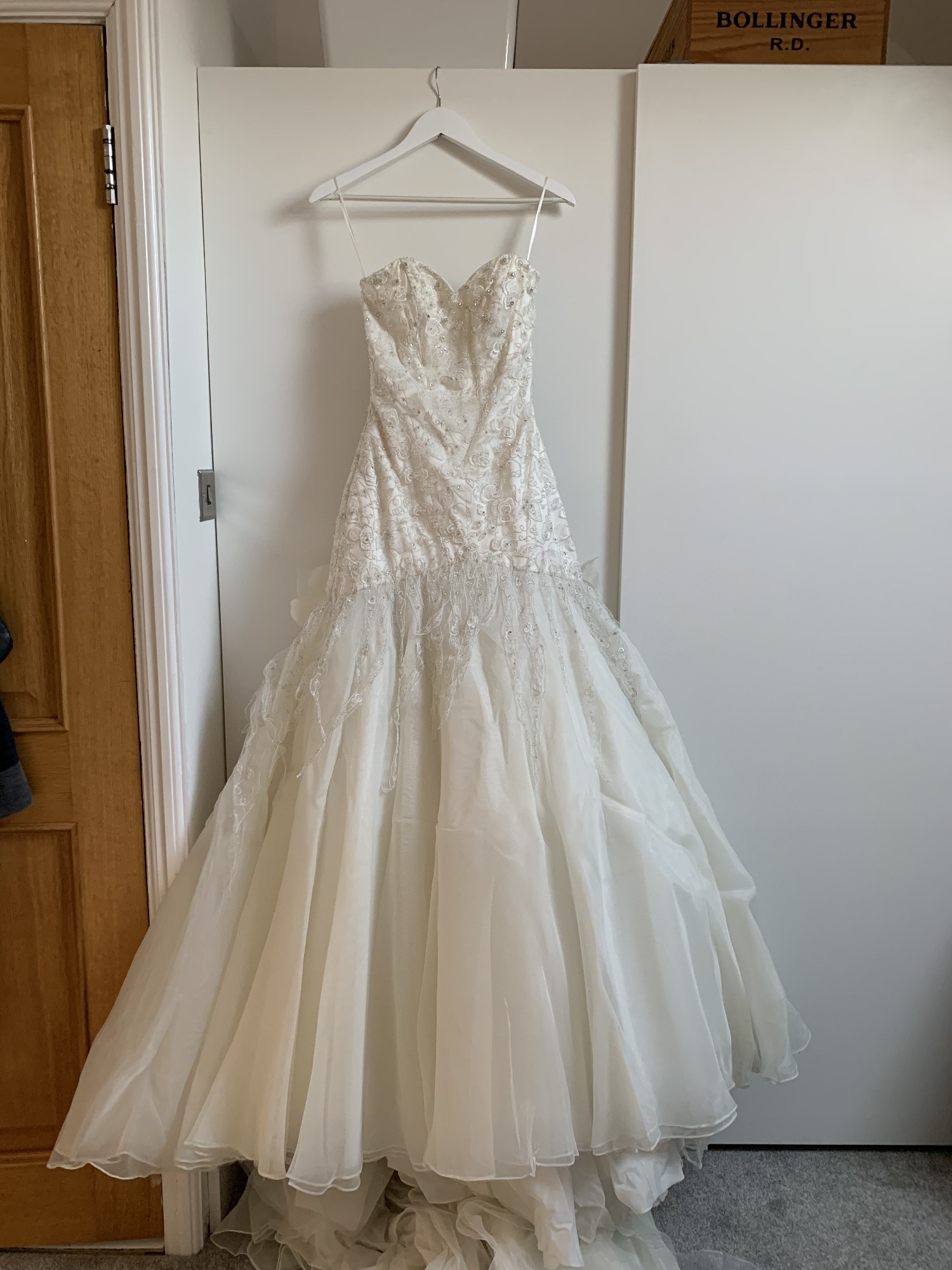 Maureen Myring Kesterton Bespoke Preowned Wedding Dress Save 90% ...