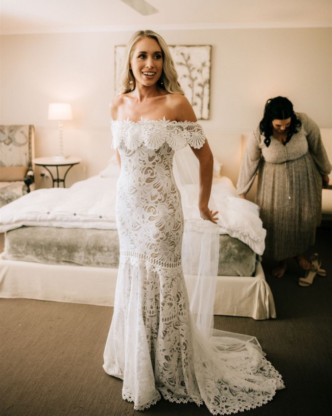 white puff sleeve dress