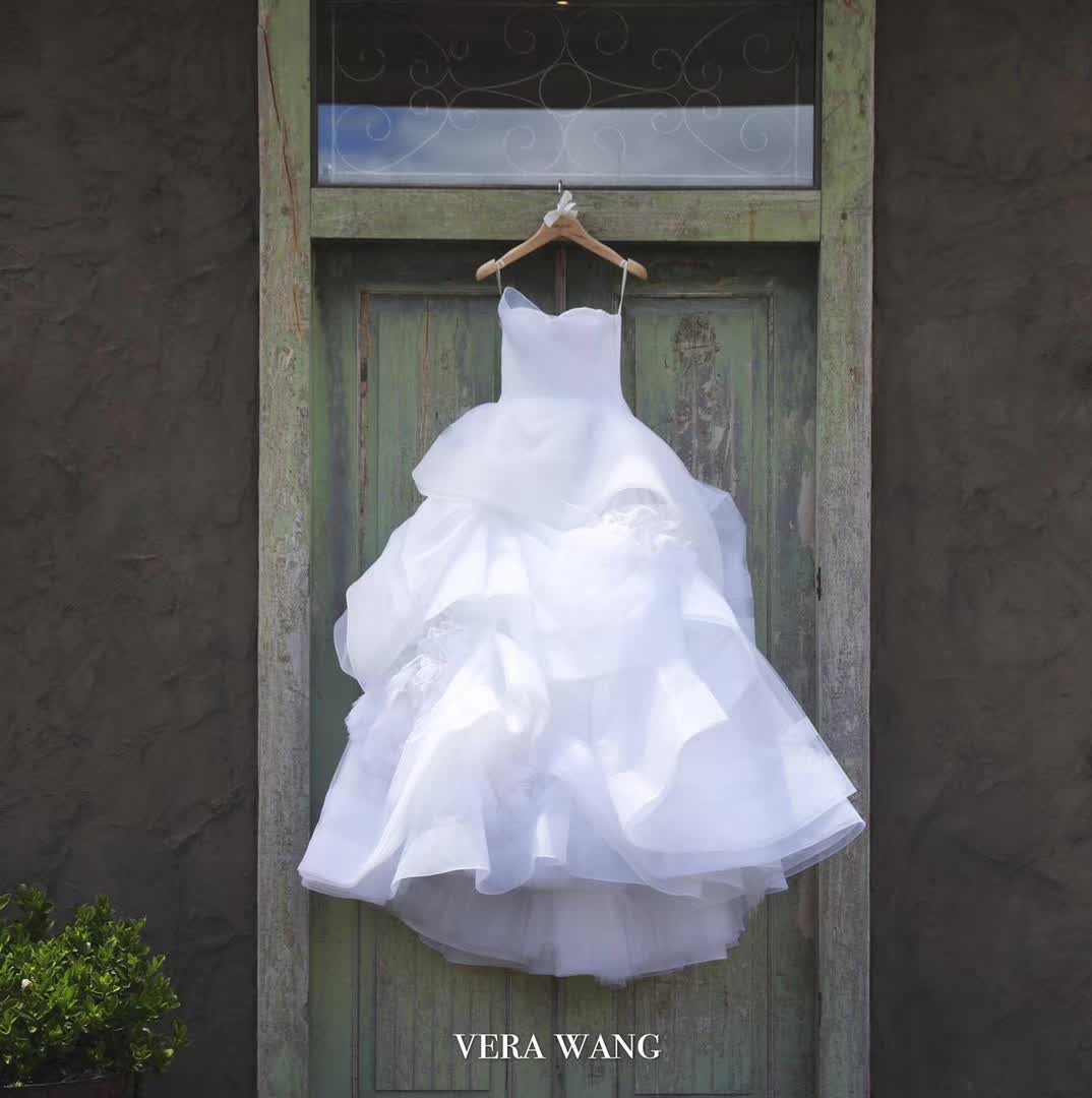 Vera Wang, Katherine Wedding Dress Save 55% - Stillwhite