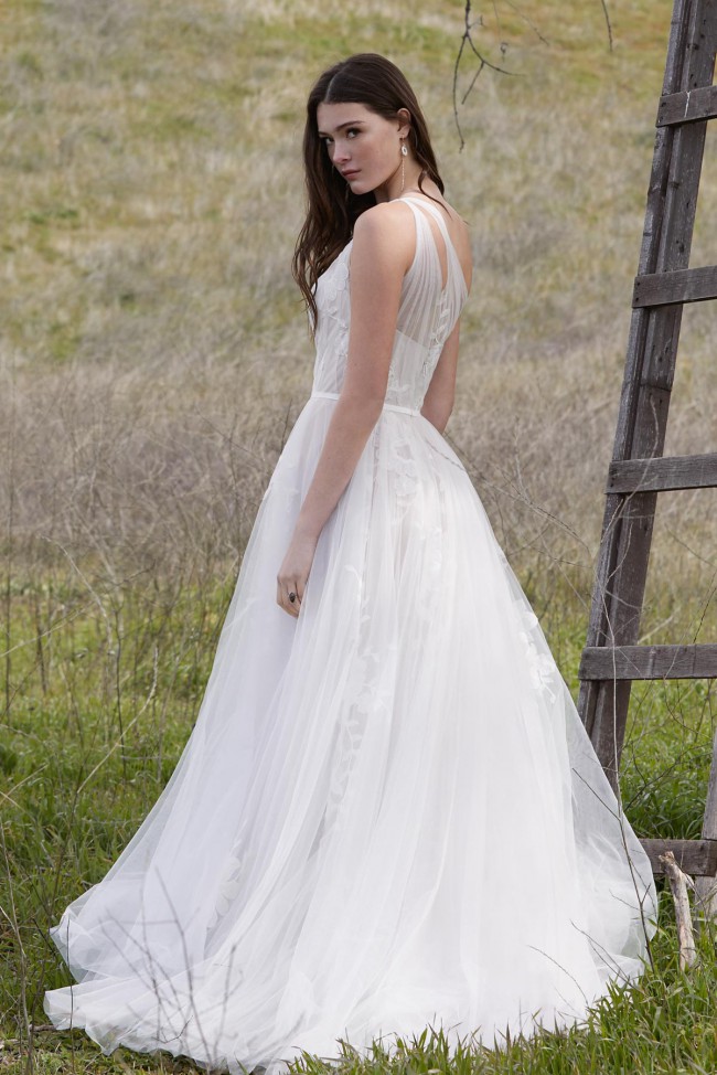 Willowby Emeline Sample Wedding Dress Save 57% - Stillwhite