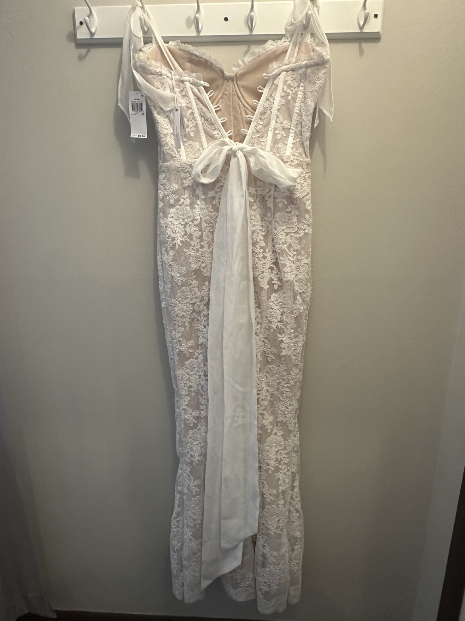 V. Chapman, Romanza New Wedding Dress Save 38% - Stillwhite