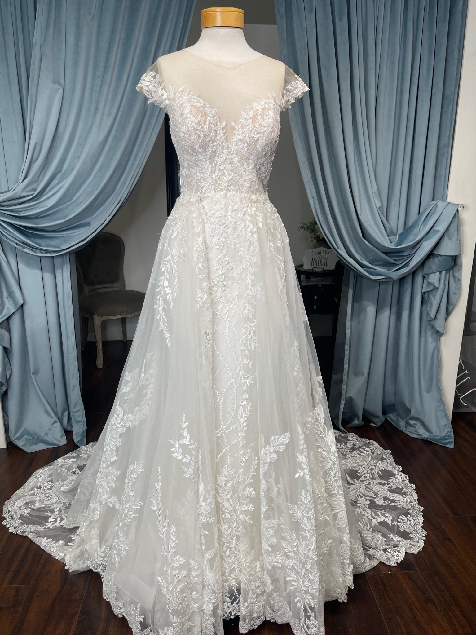 Lace Martina Liana 1095 Martina Liana Detachable Cap Sleeves