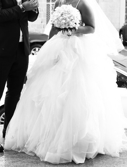 vera wang rosette wedding dress
