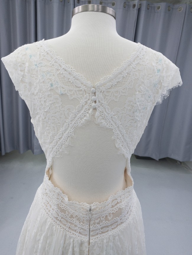 blue by enzoani lillium