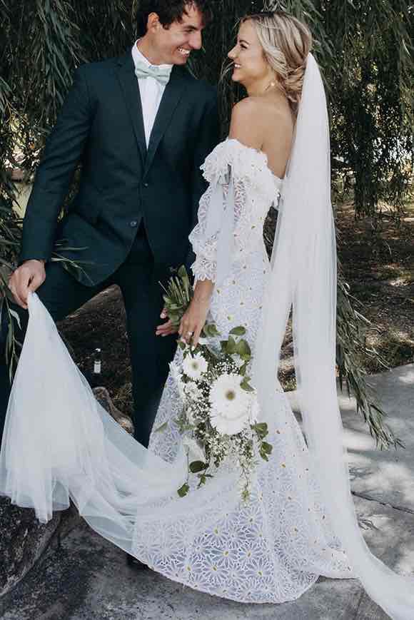 Carolina Herrera, One in one dress Wedding Dress Save 63  display picture 3