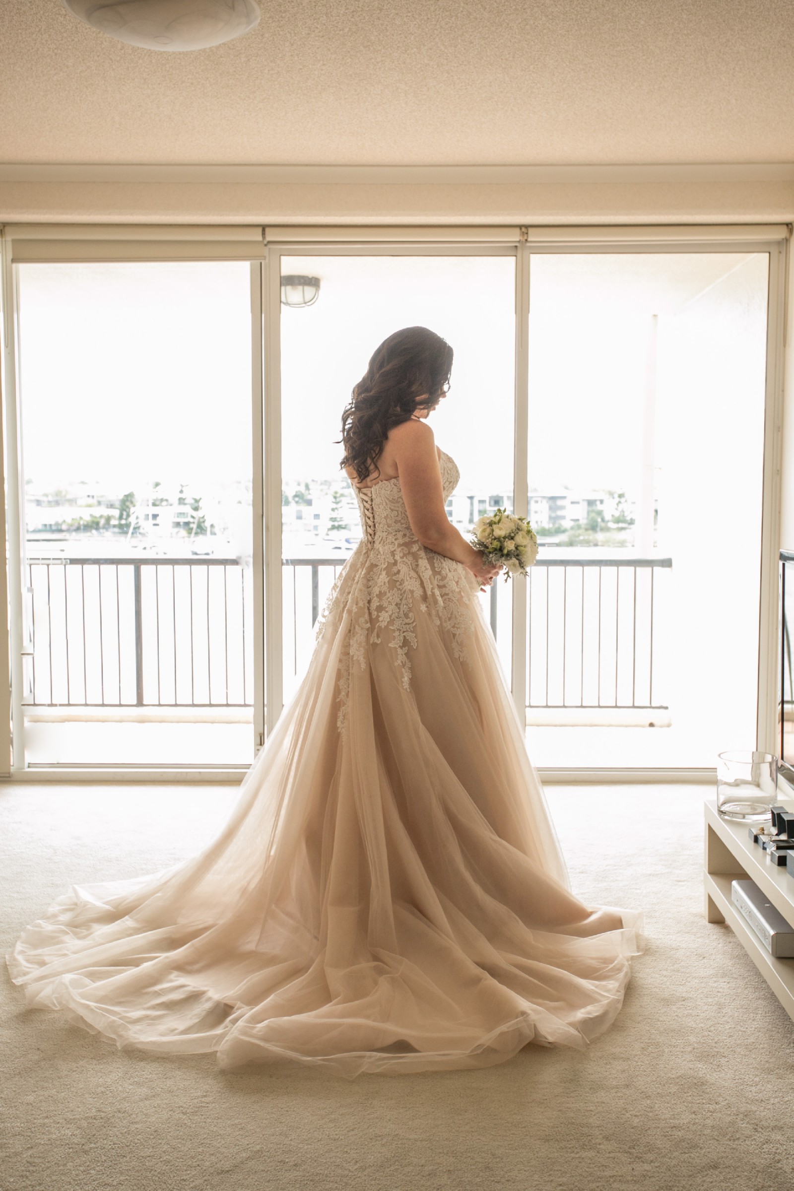 Mia Solano, Carris | M1650L