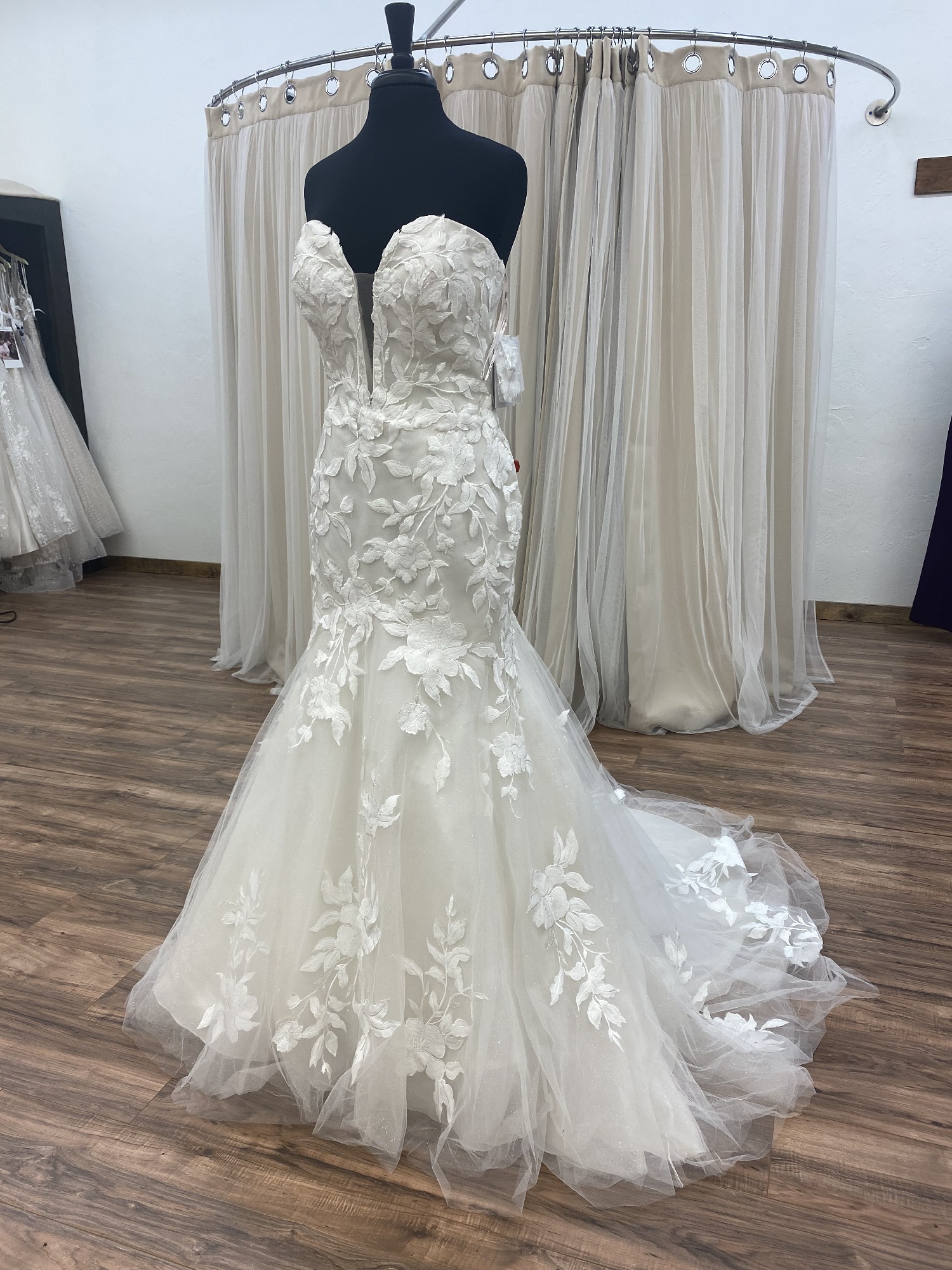 Maggie Sottero, Hattie - 20RT702 New Wedding Dress Save 17