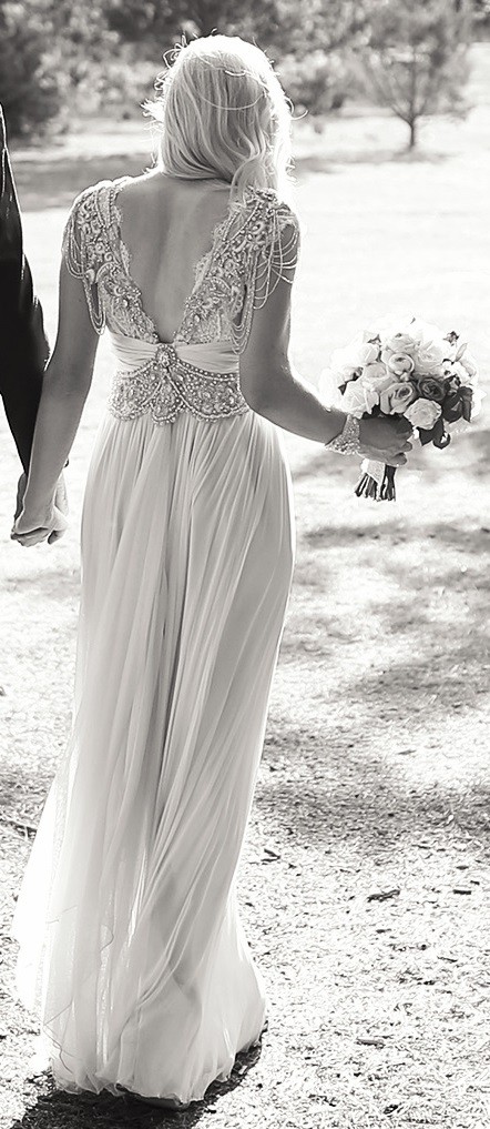 Anna Campbell Sierra (Silk Tulle) - Bone Preowned Wedding Dress Save 33% -  Stillwhite