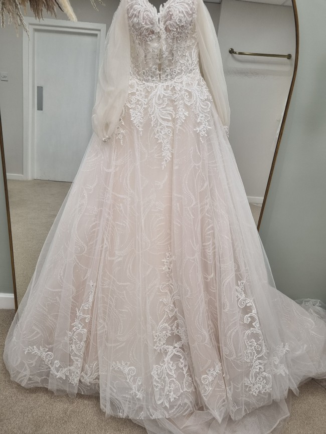 Pronovias, Aradia New Wedding Dress Save 38% - Stillwhite Pronovias, Aradia New Wedding Dress Save 38% - Stillwhite