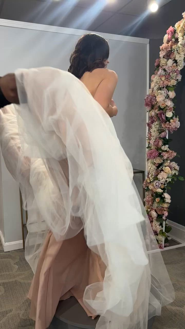 Lillian West By Justin Alexander, Style 66430
