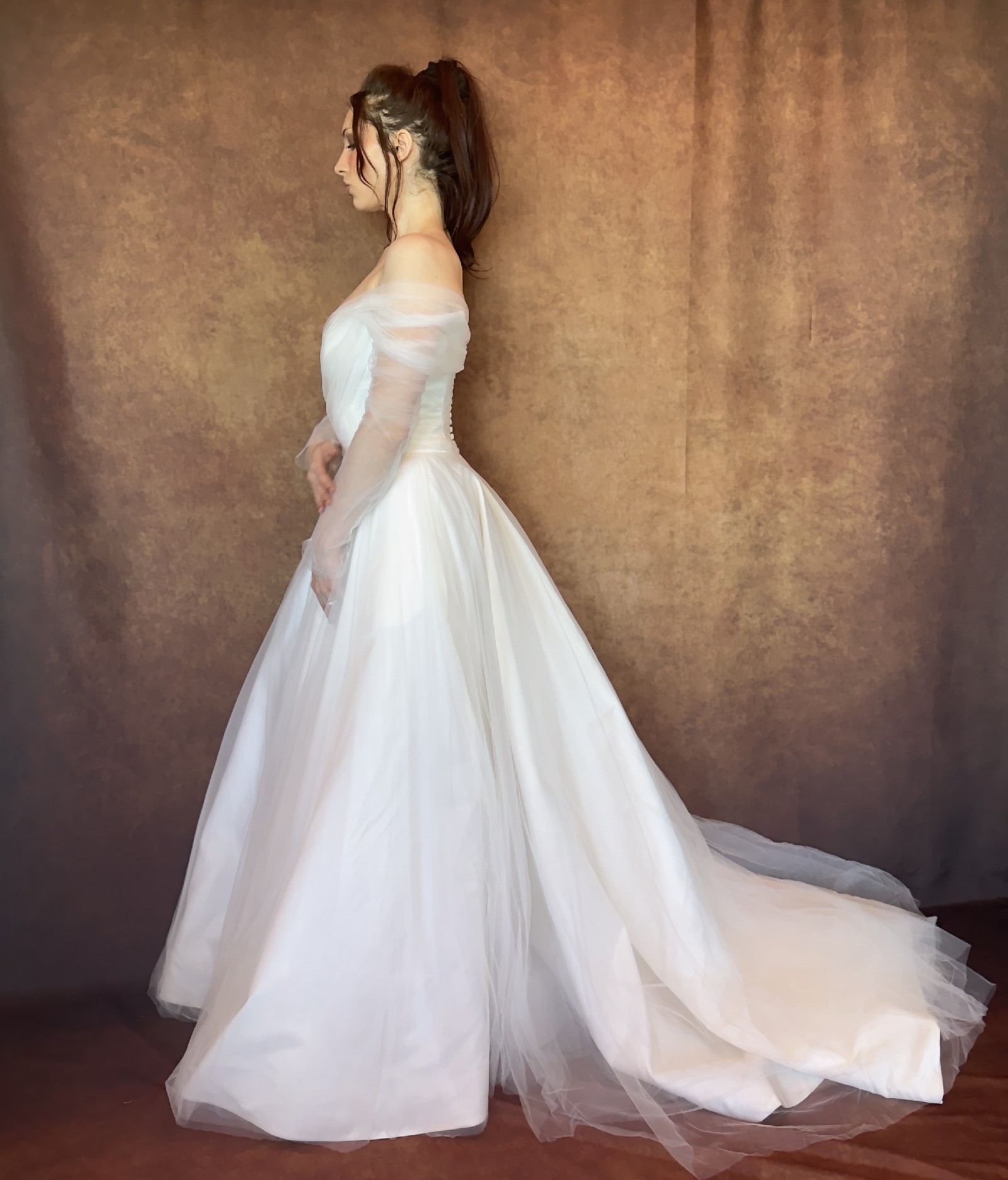 Atelier Des Modistes, Ethereal Ballgown (100% Silk) New Wedding Dress Save  57% - Stillwhite
