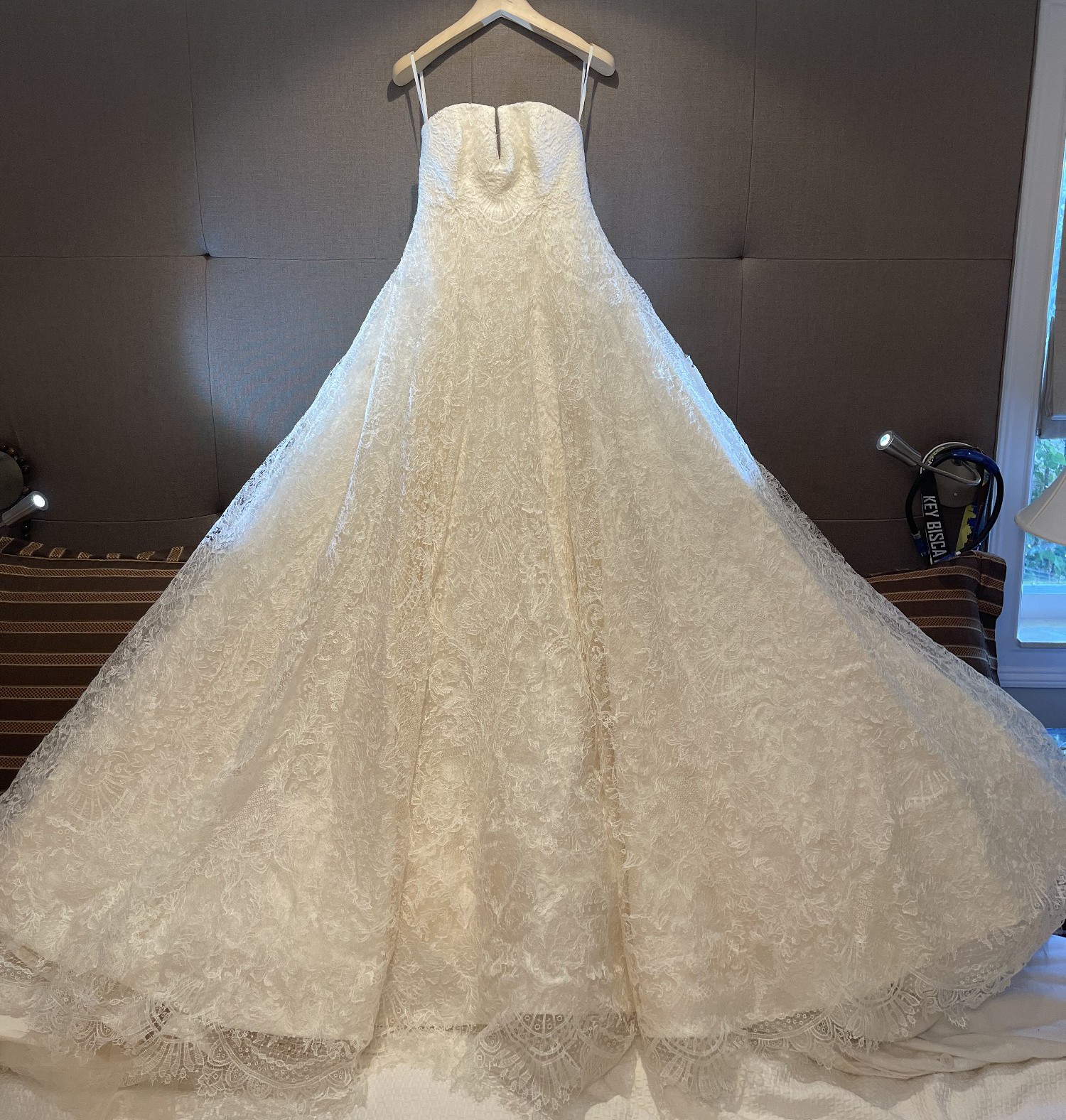 Vera Wang, Ingrid 92797 New Wedding Dress Save 72% - Stillwhite