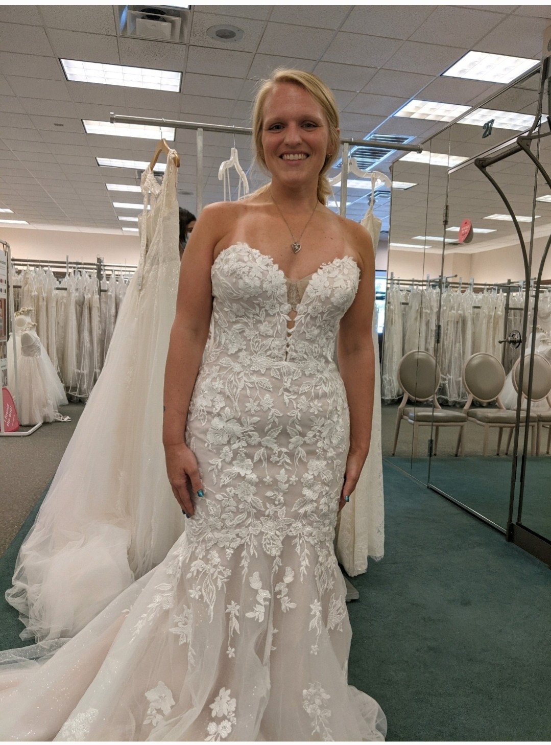 mermaid oleg cassini wedding dress David's Bridal Oleg Cassini Wedding Dress size 6 - mermaid in preservation box