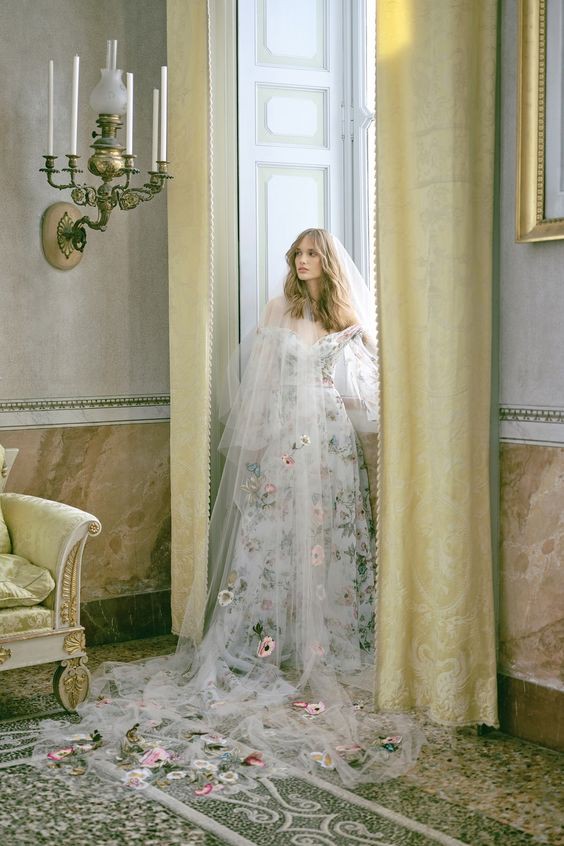 Monique Lhuillier Monique Lhuillier