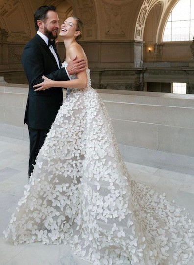 Oscar de la Renta, Fall 2024 look 9 New Wedding Dress Save 27% - Stillwhite