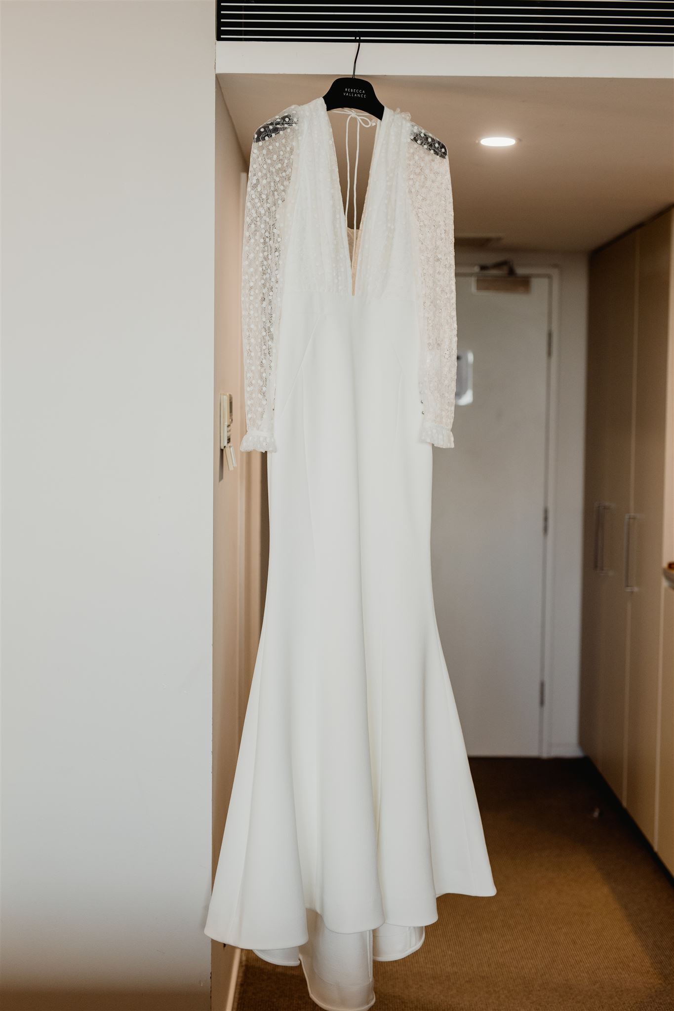 【REBECCA VALLANCE】ISABELLA GOWNボンデッドクレープ Isabella Gown – Rebecca Vallance
