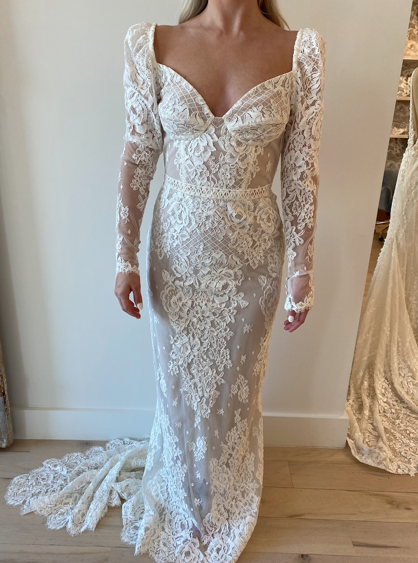 Flora bridal hot sale sample sale