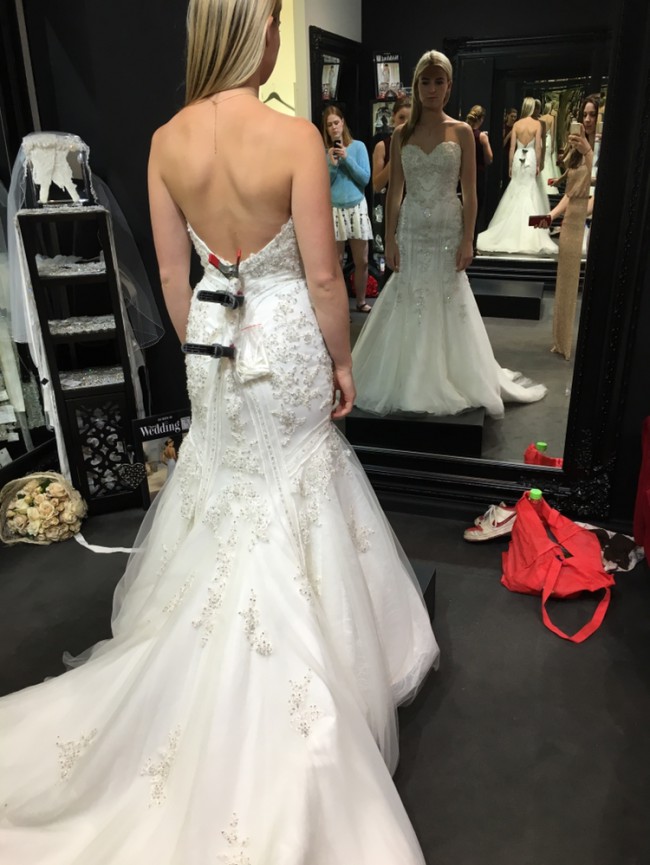 free gown styles for lace