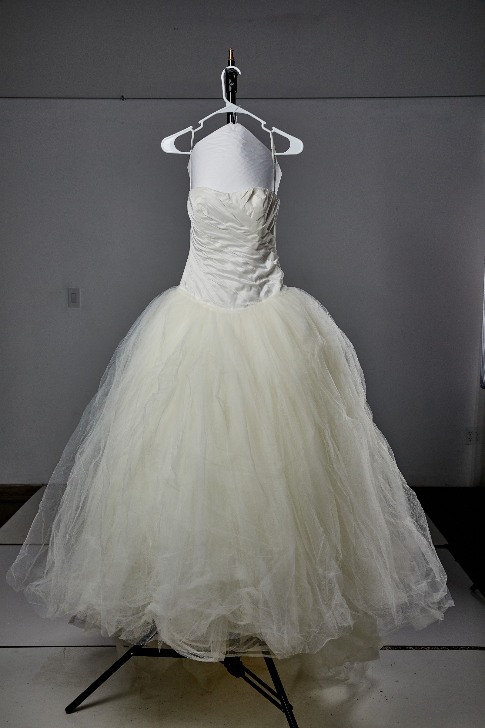 Vera Wang White Used Wedding Dress Save 60% - Stillwhite
