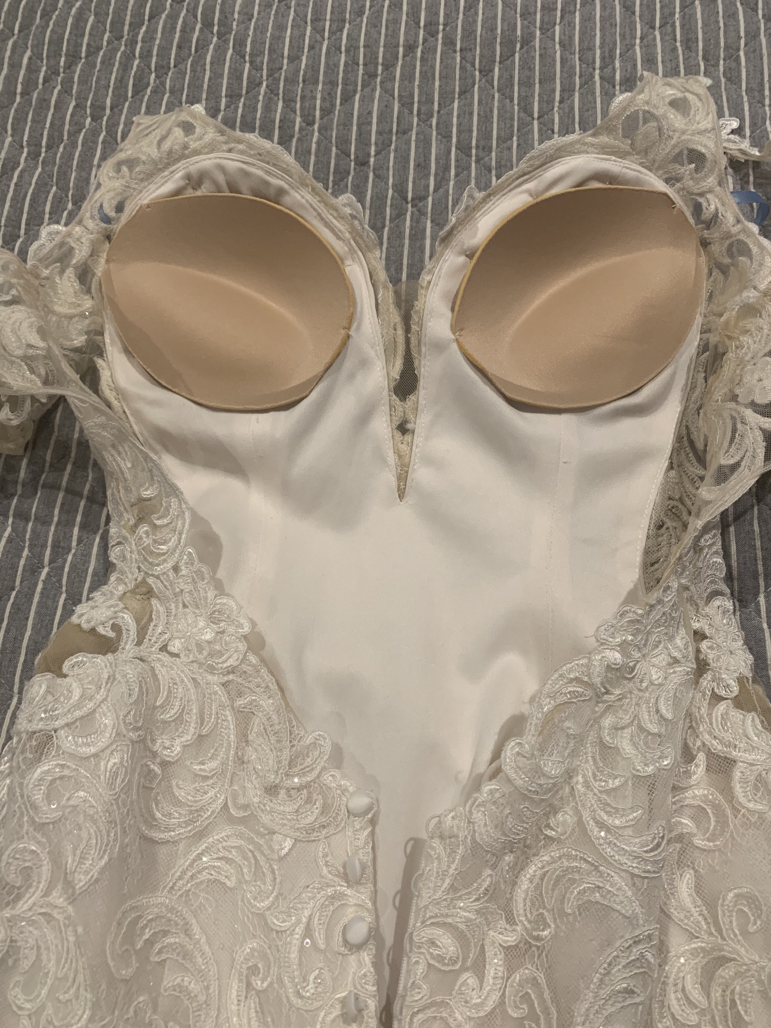 Allure Bridals 9651 New Wedding Dress Save 50% - Stillwhite