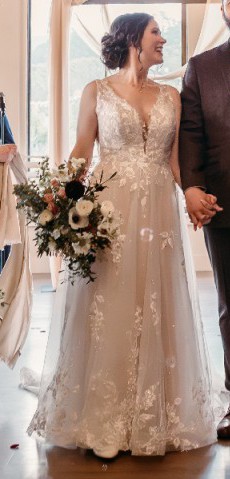 Madi Lane, Kara Wedding Dress Save 55% - Stillwhite Madi Lane, Kara Wedding Dress Save 55% - Stillwhite
