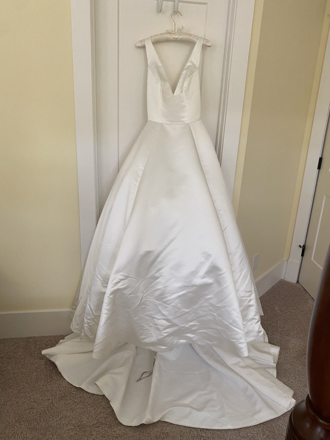 Monique Lhuillier Bow Back Satin Ballgown Used Wedding Dress Save 49
