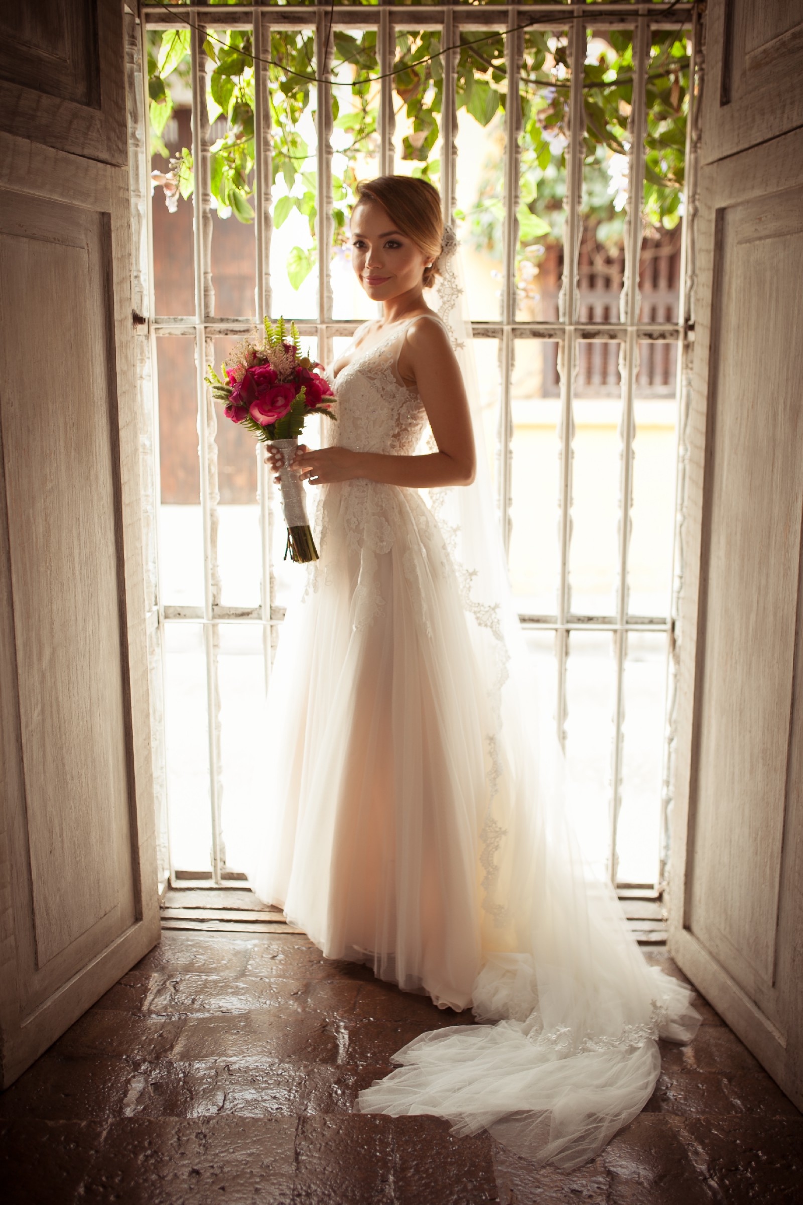 BHLDN, Reagan Gown Preloved Wedding Dress Save 62% Stillwhite