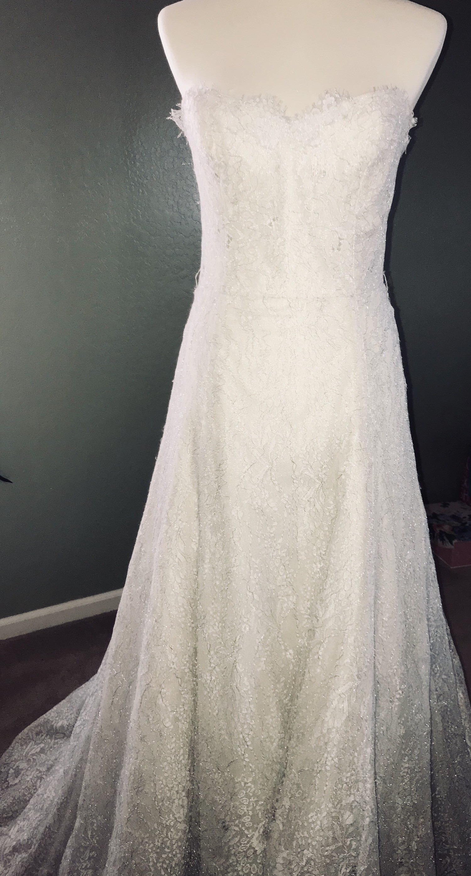 Monique Lhuillier BL8 Sample Wedding Dress Save 8   Stillwhite