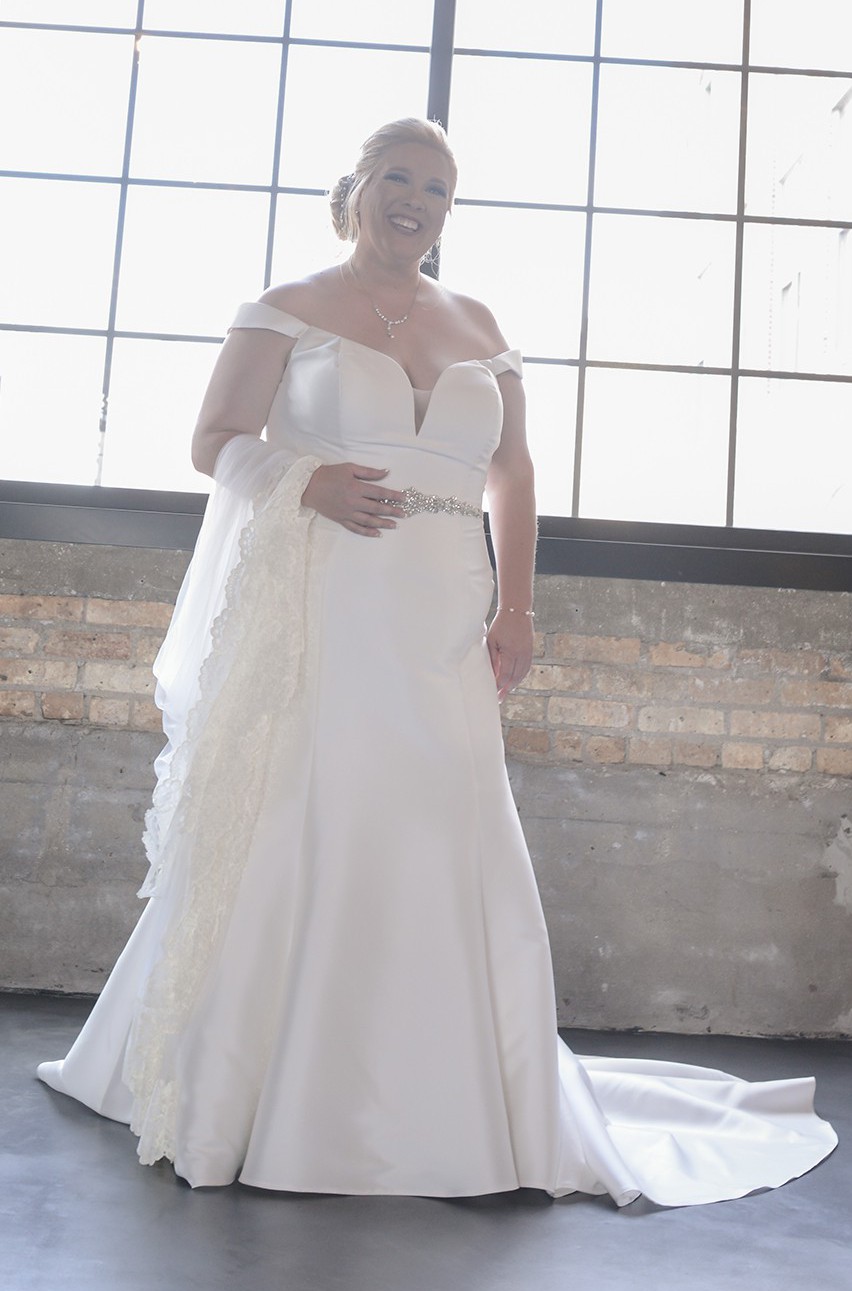 Essense of Australia, D2477 Wedding Dress Save 29% Stillwhite