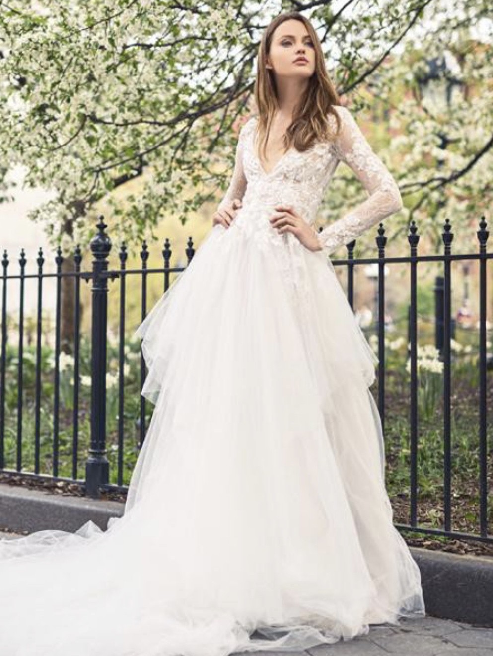 Monique Lhuillier BL18114 Used Wedding Dress Save 80% - Stillwhite