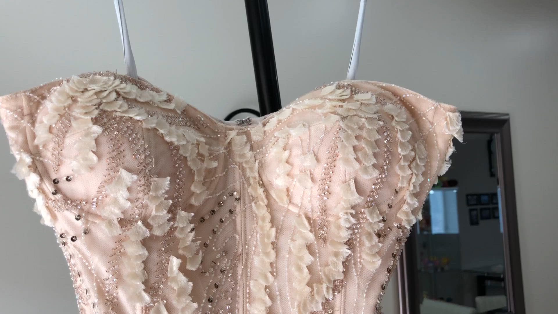 Monique Lhuillier, Candy with custom removable Overskirt