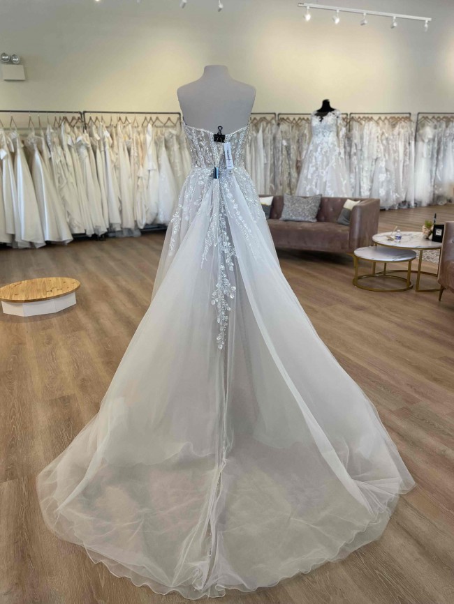 Allure Bridals 9852 Sample Wedding Dress Save 65% - Stillwhite