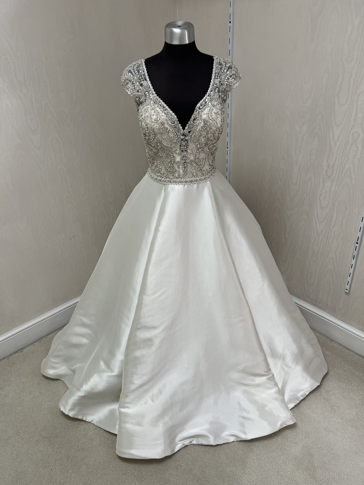 Allure Bridals 9710 Sample Wedding Dress Save 56% - Stillwhite