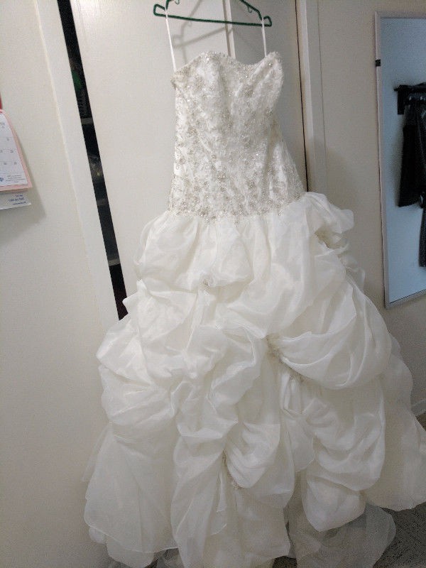 Alfred Angelo Disney Fairy Tale Weddings Used Wedding Dress On