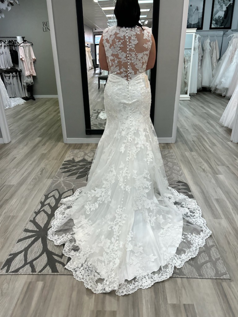 Allure Bridals 9422 Sample Wedding Dress Save 83 Stillwhite 9997