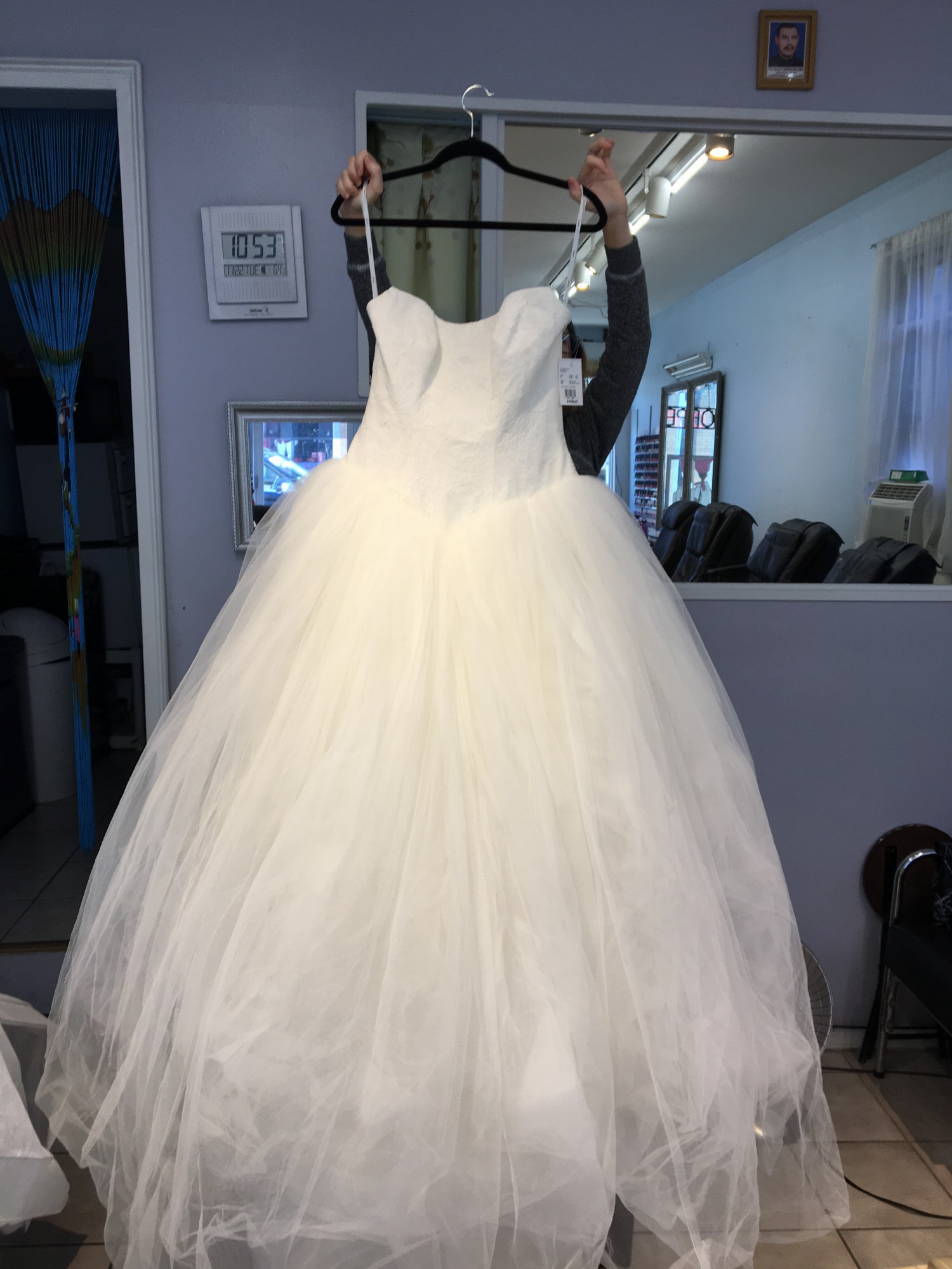Vera Wang White by Vera Wang Chantilly Lace New Wedding Dress Save 