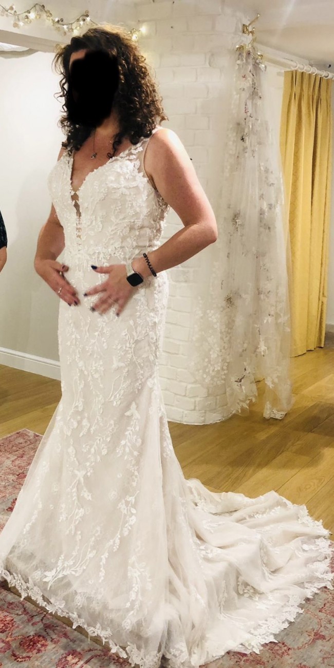 Lillian West, 66183 LND New Wedding Dress Save 47 Stillwhite