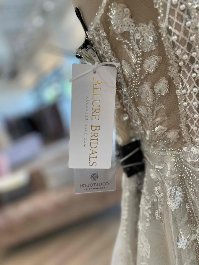 Allure Bridals, 9852 Sample Wedding Dress Save 65% - Stillwhite