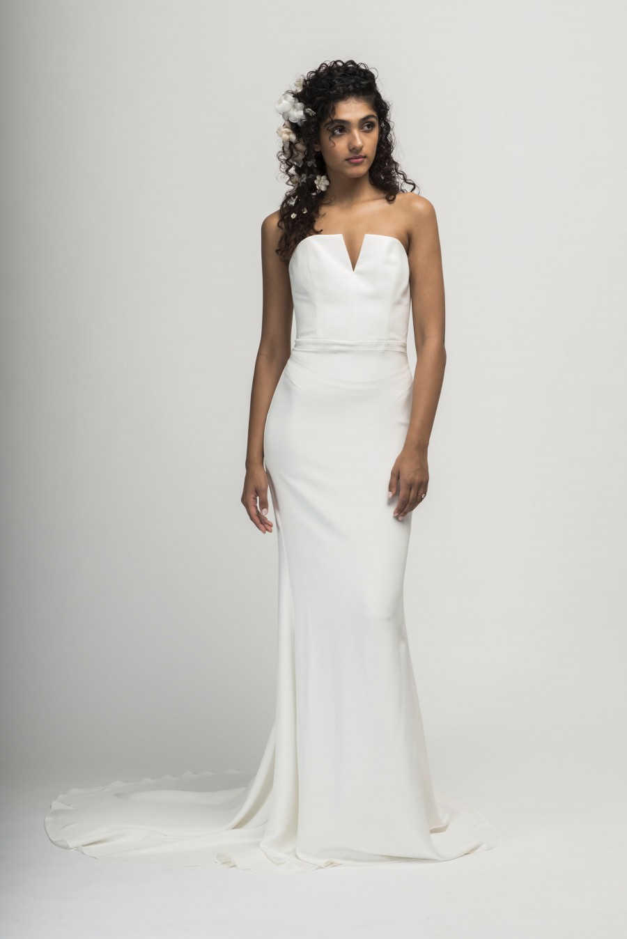 20 Clean & Simple Wedding Dress Designs – Stillwhite Blog