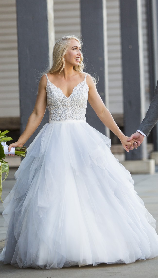  Allure  Bridals 9425 Preowned Wedding  Dress  on Sale 60 Off 