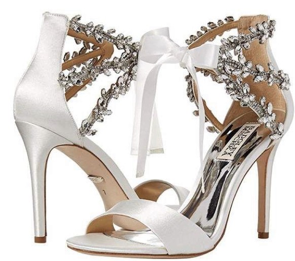 Badgley mischka felicia discount crystal and satin pumps