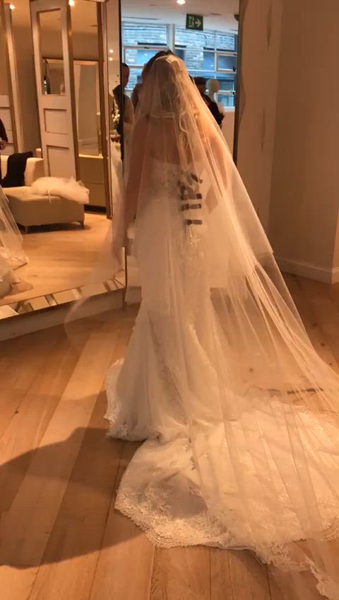 Pronovias, aethra