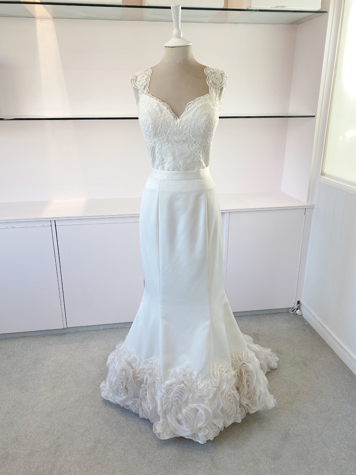 Badgley Mischka Rosette Skirt New Wedding Dress Save 50% - Stillwhite