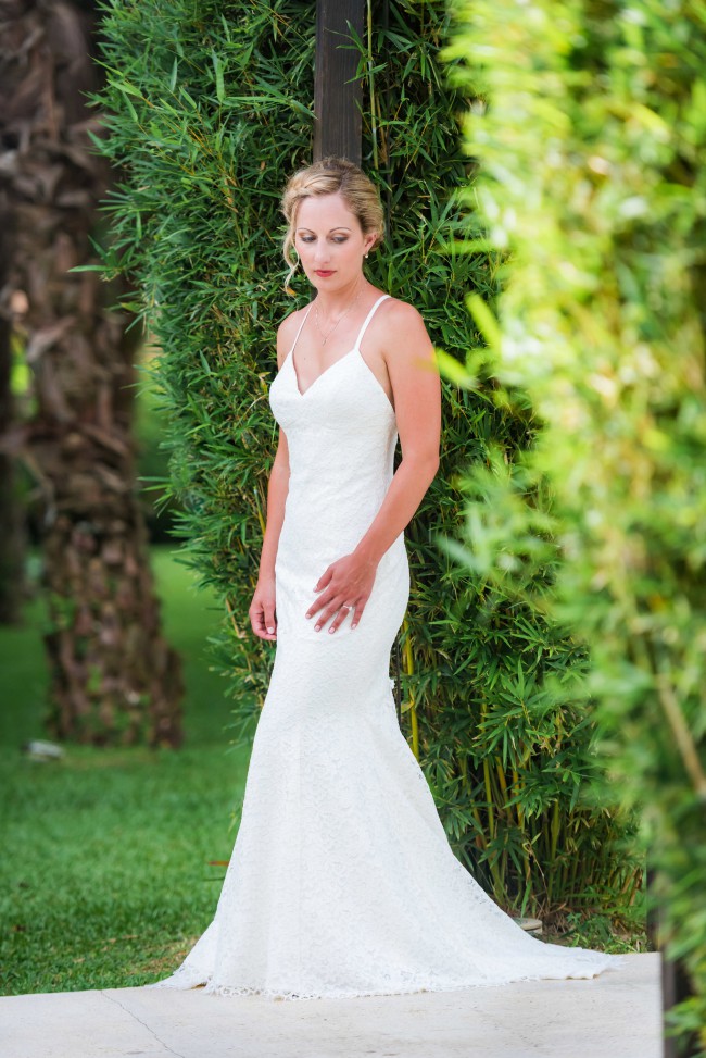 Nicole Miller Violet Preowned Wedding Dress Save 69% - Stillwhite